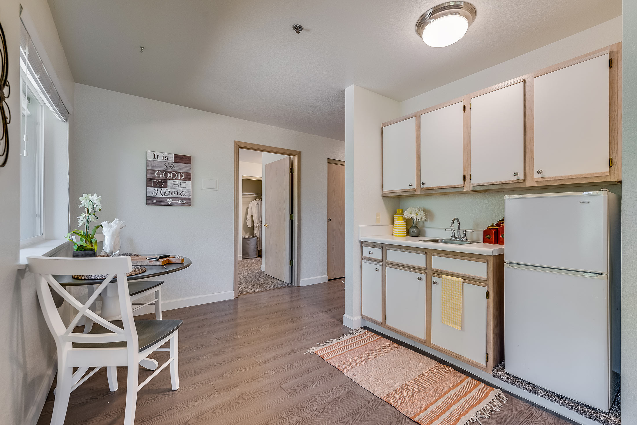 Two bedroom apartment kitchenette, dining room Auburn