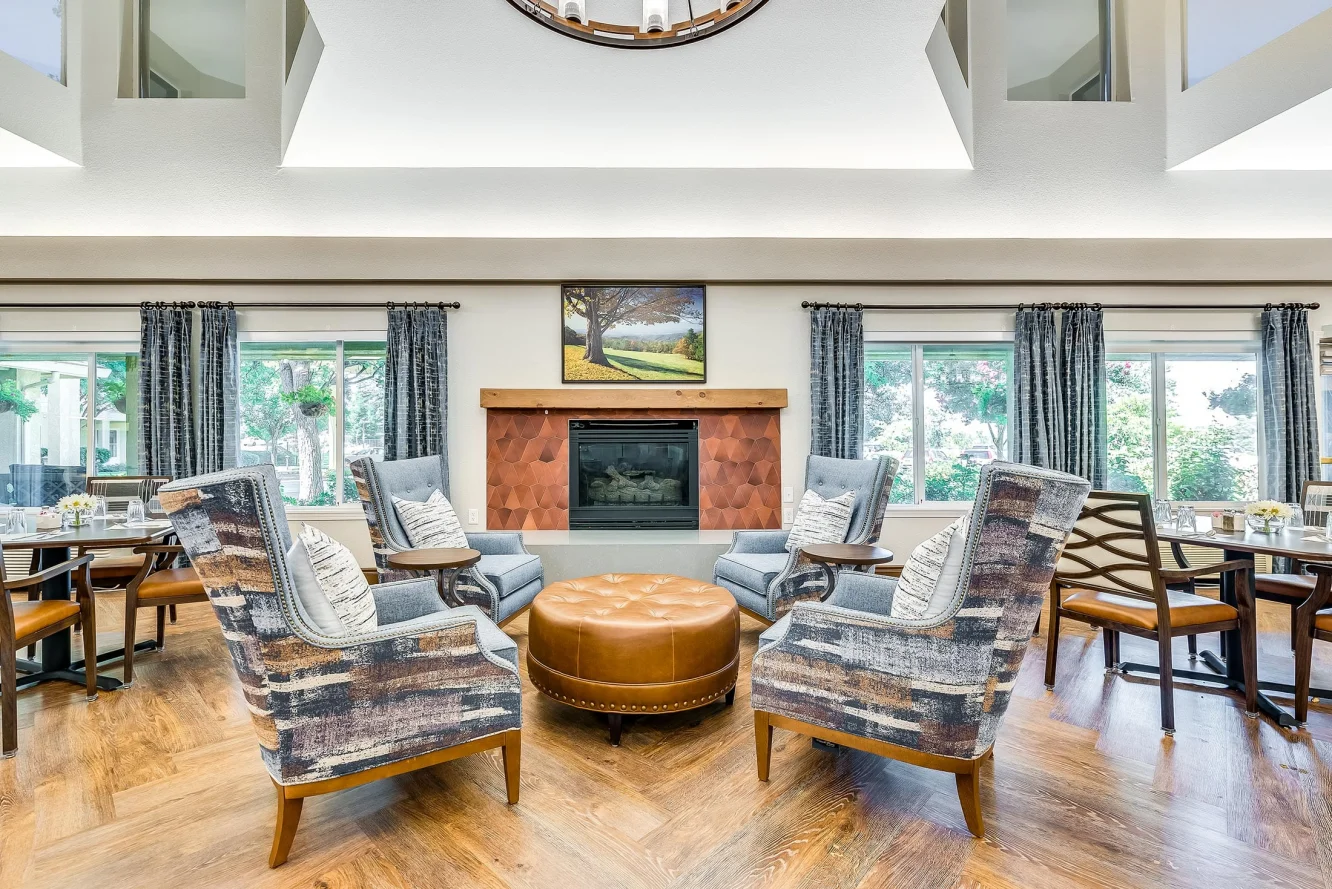 Fireplace, seating area Auburn